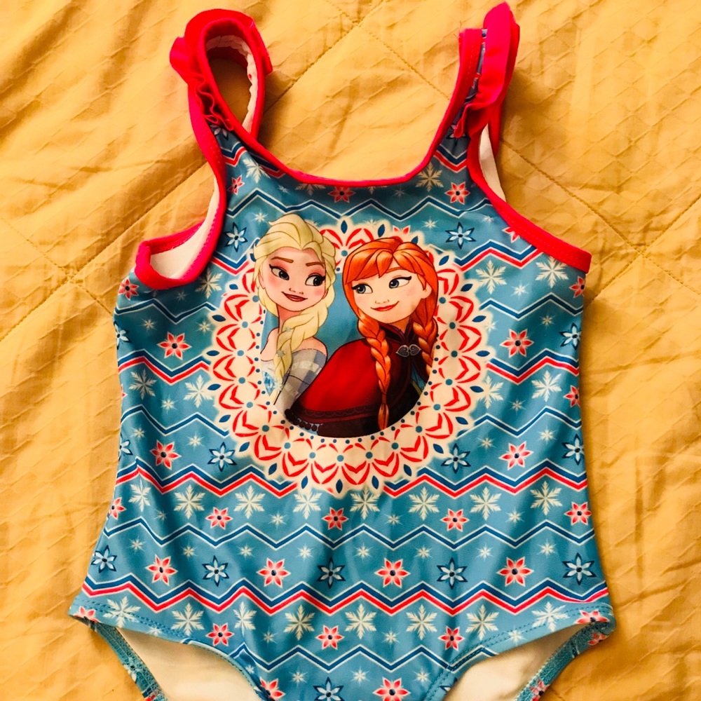 Disney Ana & Elsa one piece.